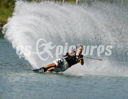 Wasserski. Austrian Nationals.  Slalom. Claudio Koestenberger. Lendorf, 25.7.2009.
Foto: Kuess
---
pressefotos, pressefotografie, kuess, qs, qspictures, sport, bild, bilder, bilddatenbank