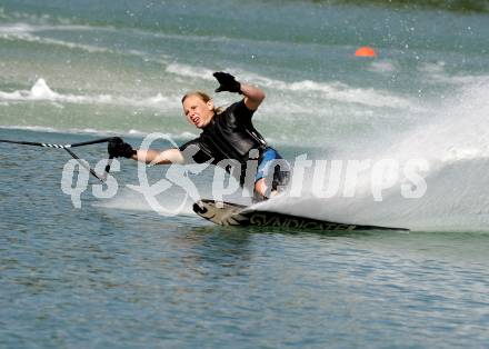 Wasserski. Austrian Nationals.  Slalom. Huemer Hanna. Lendorf, 25.7.2009.
Foto: Kuess
---
pressefotos, pressefotografie, kuess, qs, qspictures, sport, bild, bilder, bilddatenbank