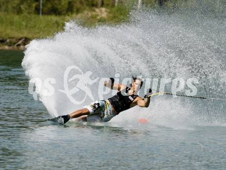 Wasserski. Austrian Nationals.  Slalom. Claudio Koestenberger. Lendorf, 25.7.2009.
Foto: Kuess
---
pressefotos, pressefotografie, kuess, qs, qspictures, sport, bild, bilder, bilddatenbank