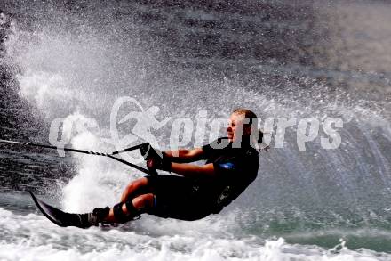 Wasserski. Oesterreichische Meisterschaft. Austrian Nationals.  Hanna Huemer.  Lendorf, 25.7.2009.
Foto: Kuess
---
pressefotos, pressefotografie, kuess, qs, qspictures, sport, bild, bilder, bilddatenbank