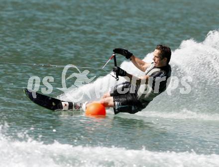 Wasserski. Austrian Nationals.  Slalom. Seppi Grosek. Lendorf, 25.7.2009.
Foto: Kuess
---
pressefotos, pressefotografie, kuess, qs, qspictures, sport, bild, bilder, bilddatenbank