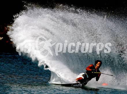 Wasserski. Oesterreichische Meisterschaft. Austrian Nationals.  Claudio Koestenberger.  Lendorf, 25.7.2009.
Foto: Kuess
---
pressefotos, pressefotografie, kuess, qs, qspictures, sport, bild, bilder, bilddatenbank