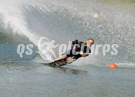 Wasserski. Austrian Nationals.  Slalom. Huemer Hanna. Lendorf, 25.7.2009.
Foto: Kuess
---
pressefotos, pressefotografie, kuess, qs, qspictures, sport, bild, bilder, bilddatenbank