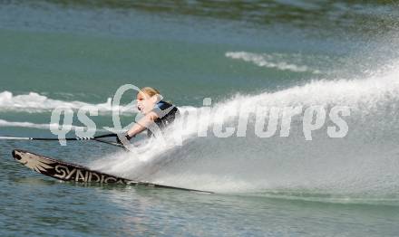 Wasserski. Oesterreichische Meisterschaft. Austrian Nationals.  Hanna Huemer.  Lendorf, 25.7.2009.
Foto: Kuess
---
pressefotos, pressefotografie, kuess, qs, qspictures, sport, bild, bilder, bilddatenbank