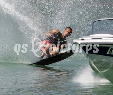 Wasserski. Austrian Nationals.  Slalom. Daniel Dobringer. Lendorf, 25.7.2009.
Foto: Kuess
---
pressefotos, pressefotografie, kuess, qs, qspictures, sport, bild, bilder, bilddatenbank