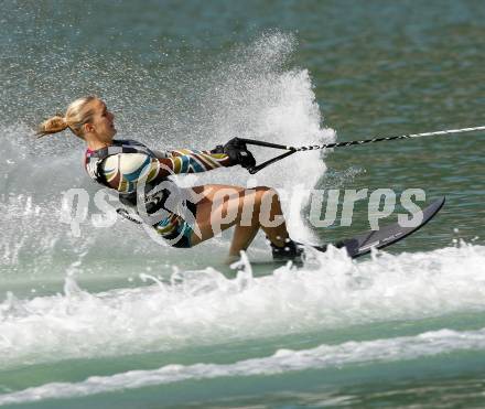 Wasserski. Austrian Nationals.  Slalom. Tina Rauchenwald. Lendorf, 25.7.2009.
Foto: Kuess
---
pressefotos, pressefotografie, kuess, qs, qspictures, sport, bild, bilder, bilddatenbank