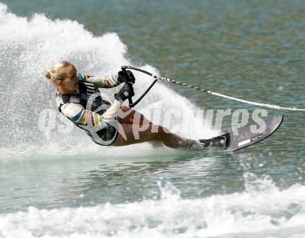 Wasserski. Austrian Nationals.  Slalom. Tina Rauchenwald. Lendorf, 25.7.2009.
Foto: Kuess
---
pressefotos, pressefotografie, kuess, qs, qspictures, sport, bild, bilder, bilddatenbank