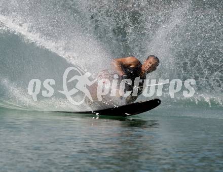 Wasserski. Austrian Nationals.  Slalom. Daniel Dobringer. Lendorf, 25.7.2009.
Foto: Kuess
---
pressefotos, pressefotografie, kuess, qs, qspictures, sport, bild, bilder, bilddatenbank