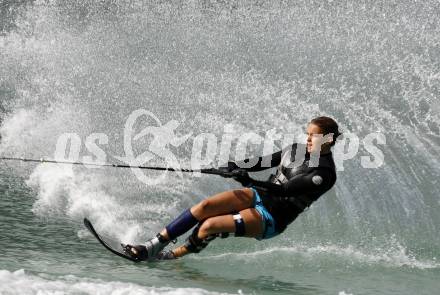 Wasserski. Oesterreichische Meisterschaft. Austrian Nationals.  Juliane Robatsch.  Lendorf, 25.7.2009.
Foto: Kuess
---
pressefotos, pressefotografie, kuess, qs, qspictures, sport, bild, bilder, bilddatenbank