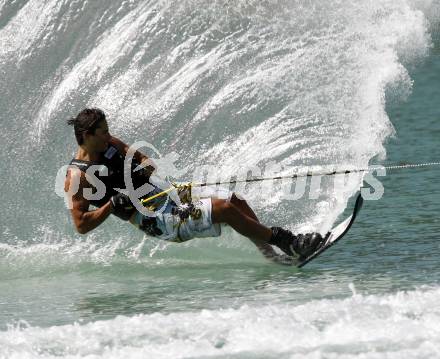 Wasserski. Austrian Nationals.  Slalom. Claudio Koestenberger. Lendorf, 25.7.2009.
Foto: Kuess
---
pressefotos, pressefotografie, kuess, qs, qspictures, sport, bild, bilder, bilddatenbank