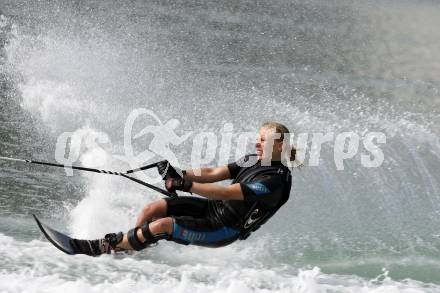 Wasserski. Oesterreichische Meisterschaft. Austrian Nationals.  Hanna Huemer.  Lendorf, 25.7.2009.
Foto: Kuess
---
pressefotos, pressefotografie, kuess, qs, qspictures, sport, bild, bilder, bilddatenbank