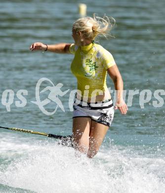 Wasserski. Trick. Irena Rohrer. Lendorf, 26.7.2009.
Foto: Kuess
---
pressefotos, pressefotografie, kuess, qs, qspictures, sport, bild, bilder, bilddatenbank