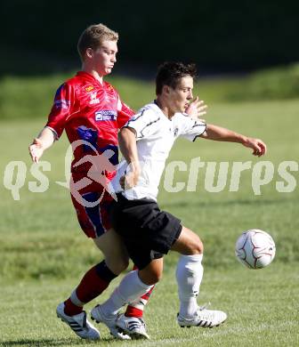 Fussball. OEFB Cup. Austria Kaernten Amateure gegen SAK. Martin Salentinig (Austria), Matija Smrtnik (SAK). Poggersdorf, am 27.7.2009.
Foto: Kuess
---
pressefotos, pressefotografie, kuess, qs, qspictures, sport, bild, bilder, bilddatenbank