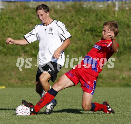 Fussball. OEFB Cup. Austria Kaernten Amateure gegen SAK. Manuel Kollmann (Austria), Samo Bernhard Olip (SAK). Poggersdorf, am 27.7.2009.
Foto: Kuess
---
pressefotos, pressefotografie, kuess, qs, qspictures, sport, bild, bilder, bilddatenbank