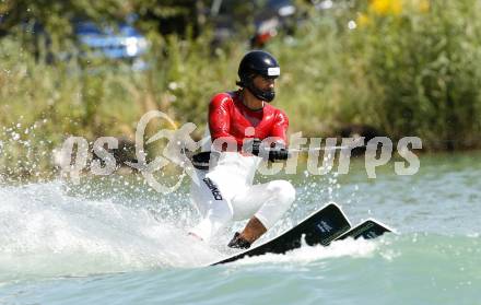 Wasserski. Oesterreichische Meisterschaft. Springen. Claudio Koestenberger. Lendorf, 26.7.2009.
Foto: Kuess
---
pressefotos, pressefotografie, kuess, qs, qspictures, sport, bild, bilder, bilddatenbank