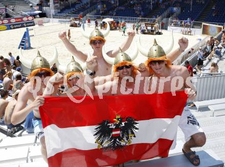 Beach Volleyball. Fans. Klagenfurt, 29.7.2009.
Foto: Kuess 

---
pressefotos, pressefotografie, kuess, qs, qspictures, sport, bild, bilder, bilddatenbank