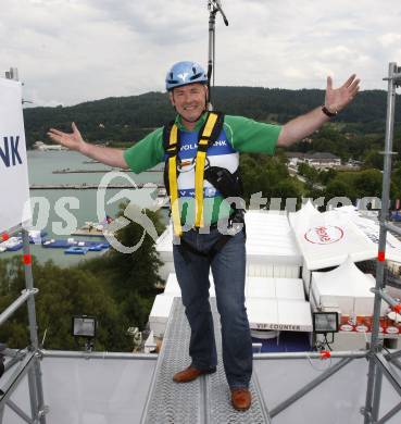 Beachvolleyball. Landeshauptmann Gerhard Doerfler. Klagenfurt, 28.7.2009.
Foto: Kuess
---
pressefotos, pressefotografie, kuess, qs, qspictures, sport, bild, bilder, bilddatenbank