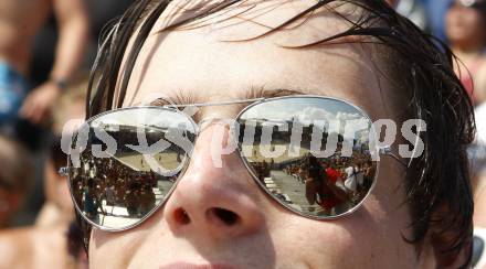 Beachvolleyball. Fans, Center Court. Klagenfurt, 30.7.2009.
Foto: Kuess 
---
pressefotos, pressefotografie, kuess, qs, qspictures, sport, bild, bilder, bilddatenbank