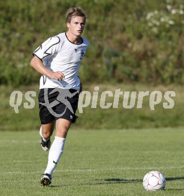 Fussball. OEFB Cup. Austria Kaernten Amateure gegen SAK. Michael Sollbauer (Austria). Poggersdorf, am 27.7.2009.
Foto: Kuess
---
pressefotos, pressefotografie, kuess, qs, qspictures, sport, bild, bilder, bilddatenbank