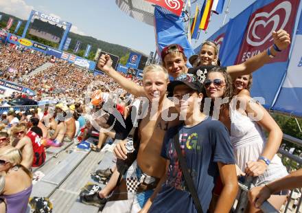 Beachvolleyball. Fans. Klagenfurt, 30.7.2009.
Foto: Kuess 

---
pressefotos, pressefotografie, kuess, qs, qspictures, sport, bild, bilder, bilddatenbank