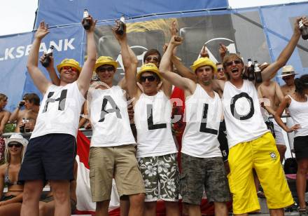 Beachvolleyball. Fans. Klagenfurt, 31.7.2009.
Foto: Kuess 

---
pressefotos, pressefotografie, kuess, qs, qspictures, sport, bild, bilder, bilddatenbank