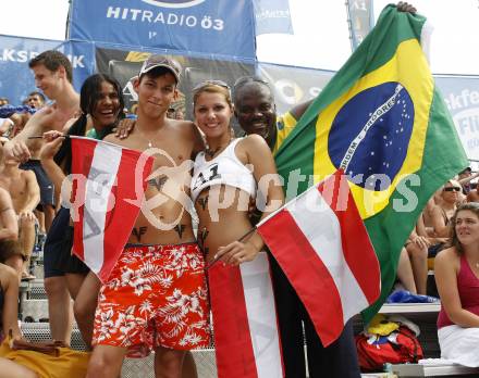 Beachvolleyball. Fans. Klagenfurt, 31.7.2009.
Foto: Kuess 
---
pressefotos, pressefotografie, kuess, qs, qspictures, sport, bild, bilder, bilddatenbank