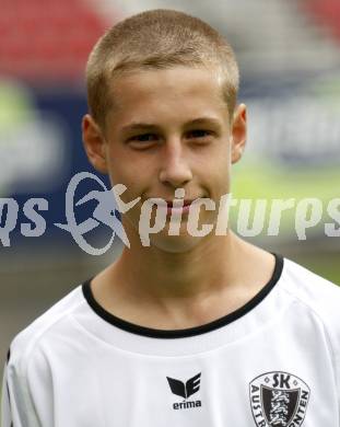 Fussball Bundesliga. SK Austria Kaernten Akademie U17. BNZ. Bundesnachwuchszentrum. Mathias Tschofen. Klagenfurt, am 4.8.2009.
Foto: Kuess
---
pressefotos, pressefotografie, kuess, qs, qspictures, sport, bild, bilder, bilddatenbank