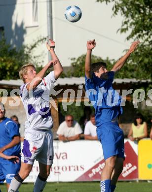 Fussball. Regionalliga. SAK gegen St. Veit.  Isopp Johannes (SAK), Novak Michael (St.Veit). Klagenfurt, 7.8.2009. 
Foto: Kuess

---
pressefotos, pressefotografie, kuess, qs, qspictures, sport, bild, bilder, bilddatenbank