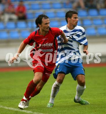 Fussball. Kaerntner Liga. VSV gegen SV Sittersdorf. Ebner Sandro  (VSV), Kitz Bernhard  (Sittersdorf). Villach, 9.8.2009 
Foto: Kuess

---
pressefotos, pressefotografie, kuess, qs, qspictures, sport, bild, bilder, bilddatenbank