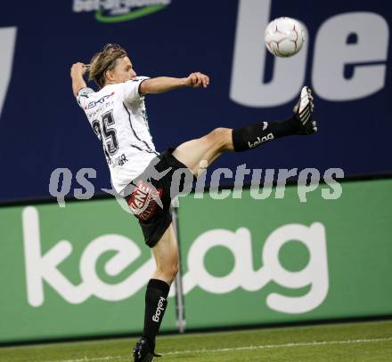 Fussball Bundesliga. SK Austria Kaernten gegen Sturm Graz. Stefan Hierlaender (Kaernten). Klagenfurt, am 9.8.2009.
Foto: Kuess
---
pressefotos, pressefotografie, kuess, qs, qspictures, sport, bild, bilder, bilddatenbank