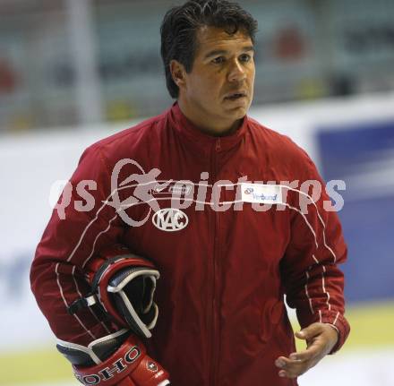 EBEL. Eishockey Bundesliga. Trainingsbeginn KAC. Trainer Many Viveiros. Klagenfurt, am 10.8.2009.
Foto: Kuess 
---
pressefotos, pressefotografie, kuess, qs, qspictures, sport, bild, bilder, bilddatenbank