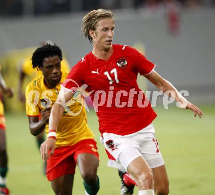 Fussball. Laenderspiel. Oesterreich gegen Kamerun. Marc Janko, (Oesterreich), Nicolas Nkoulou (Kamerun).  Klagenfurt, 11.9.2009.
Foto: Kuess

---
pressefotos, pressefotografie, kuess, qs, qspictures, sport, bild, bilder, bilddatenbank