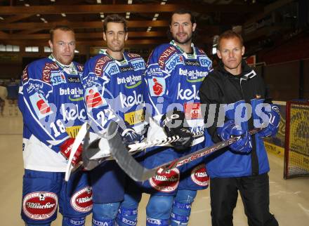 EBEL. Eishockey Bundesliga. Training VSV. Mikael Wahlberg, Mike Martin, Kiel Mc Leod, Trainer Johan Stroemwall. Villach, am 10.8.2009.
Foto: Kuess
---
pressefotos, pressefotografie, kuess, qs, qspictures, sport, bild, bilder, bilddatenbank