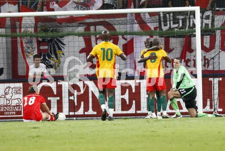 Fussball Laenderspiel Oesterreich gegen Kamerun. Torjubel (Kamerun). Klagenfurt, am 12.8.2009.
Foto: Kuess
---
pressefotos, pressefotografie, kuess, qs, qspictures, sport, bild, bilder, bilddatenbank