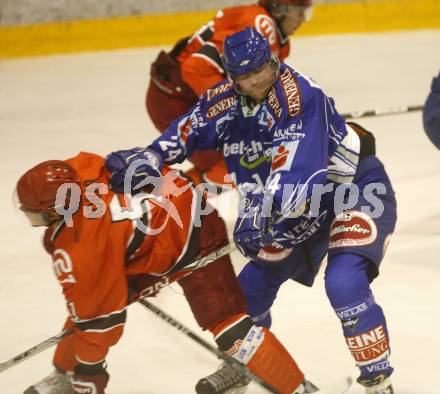 EBEL. Eishockey Bundesliga. Testspiel. Acroni Jesenice gegen EC VSV. Guenther Lanzinger (VSV), Mitja Robar (Jesenice). Jesenice, 16. 9. 2009.
Foto: Kuess 

---
pressefotos, pressefotografie, kuess, qs, qspictures, sport, bild, bilder, bilddatenbank