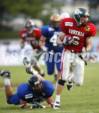American Football European Championsship 2009. Oesterreich gegen Italien.  Andrej Kliman (AUT), Enrico Leonardi (ITA). Wolfsberg, am 18.8.2009.
Foto: Kuess
---
pressefotos, pressefotografie, kuess, qs, qspictures, sport, bild, bilder, bilddatenbank