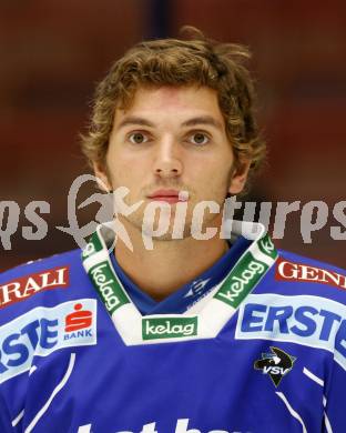 EBEL. Eishockey Bundesliga. VSV. Mannschaftsfototermin. Benjamin Petrik. Villach, 21.8.2009.
Foto: Kuess
---
pressefotos, pressefotografie, kuess, qs, qspictures, sport, bild, bilder, bilddatenbank