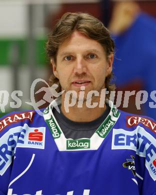 EBEL. Eishockey Bundesliga. VSV. Mannschaftsfototermin. Wolfgang Kromp. Villach, 21.8.2009.
Foto: Kuess
---
pressefotos, pressefotografie, kuess, qs, qspictures, sport, bild, bilder, bilddatenbank