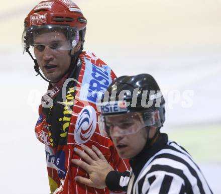Eishockey Bundesliga. Testspiel KAC gegen Nuernberger Ice Tigers. Gregor Hager (KAC), Schiedsrichter. Klagenfurt, am 20.8.2009.
Foto: Kuess
---
pressefotos, pressefotografie, kuess, qs, qspictures, sport, bild, bilder, bilddatenbank