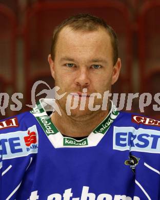 EBEL. Eishockey Bundesliga. VSV. Mannschaftsfototermin. Mikael Wahlberg. Villach, 21.8.2009.
Foto: Kuess
---
pressefotos, pressefotografie, kuess, qs, qspictures, sport, bild, bilder, bilddatenbank