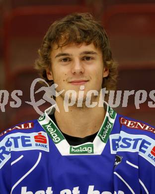 EBEL. Eishockey Bundesliga. VSV. Mannschaftsfototermin. Andreas Kristler. Villach, 21.8.2009.
Foto: Kuess
---
pressefotos, pressefotografie, kuess, qs, qspictures, sport, bild, bilder, bilddatenbank