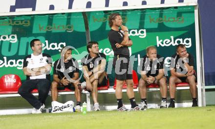 Fussball Austria Kaernten gegen SV Josko Ried. Betreuerbank. Kotomisky, Hannes Reinmayr, Frenkie Schinkels, Roman Stary, Wolfgang Thun Hohenstein (Kaernten). Klagenfurt, am 21.8.2009.
Foto: Kuess
---
pressefotos, pressefotografie, kuess, qs, qspictures, sport, bild, bilder, bilddatenbank