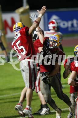 American Football. European Championship 2009. Oesterreich gegen Daenemark. Jubel Armando Ponce de Leon, Mario Nerad (Oesterreich). Wolfsberg, 22.8.2009.
Foto: Kuess
---
pressefotos, pressefotografie, kuess, qs, qspictures, sport, bild, bilder, bilddatenbank