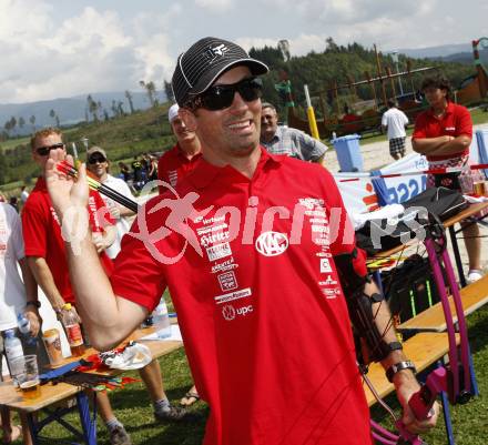 EBEL. Eishockey Bundesliga. KAC. Highland Games fuer Eishockey Fanclubs. Andrew Schneider. Althofen, am 22.8.2009.
Foto: Kuess
---
pressefotos, pressefotografie, kuess, qs, qspictures, sport, bild, bilder, bilddatenbank