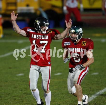 American Football. European Championship 2009. Oesterreich gegen Daenemark. Jubel Starzengruber Florian, Andrej Kliman. Wolfsberg, 22.8.2009.
Foto: Kuess
---
pressefotos, pressefotografie, kuess, qs, qspictures, sport, bild, bilder, bilddatenbank