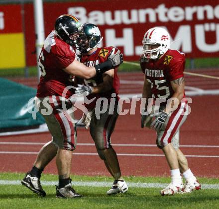 American Football. European Championship 2009. Oesterreich gegen Daenemark. Bernd Leitsoni, Andrej Kliman, Lukas Miribung (Oesterreich). Wolfsberg, 22.8.2009.
Foto: Kuess
---
pressefotos, pressefotografie, kuess, qs, qspictures, sport, bild, bilder, bilddatenbank