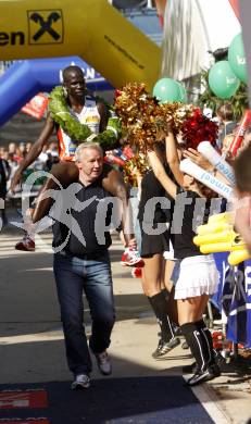 Leichtathletik. Kaernten laeuft. Landeshauptmann Gerhard Doerfler mit Sieger Isaac Toroitich-Kosgei (Kenia). Klagenfurt, am 23.8.2008.
Foto: Kuess
---
pressefotos, pressefotografie, kuess, qs, qspictures, sport, bild, bilder, bilddatenbank