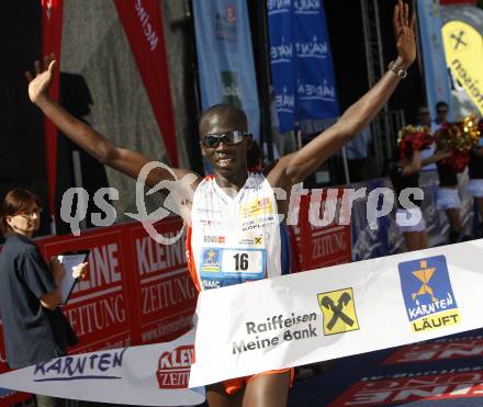 Leichtathletik. Kaernten laeuft. Sieger Isaac Toroitich-Kosgei (Kenia). Klagenfurt, am 23.8.2008.
Foto: Kuess
---
pressefotos, pressefotografie, kuess, qs, qspictures, sport, bild, bilder, bilddatenbank