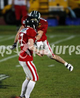 American Football. European Championship 2009. Oesterreich gegen Daenemark. Jubel Starzengruber Florian, Andrej Kliman. Wolfsberg, 22.8.2009.
Foto: Kuess
---
pressefotos, pressefotografie, kuess, qs, qspictures, sport, bild, bilder, bilddatenbank