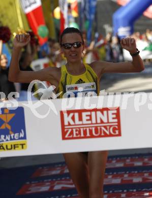 Leichtathletik. Kaernten laeuft. Siegerin Aniko Kalovic (HUN). Klagenfurt, am 23.8.2008.
Foto: Kuess
---
pressefotos, pressefotografie, kuess, qs, qspictures, sport, bild, bilder, bilddatenbank